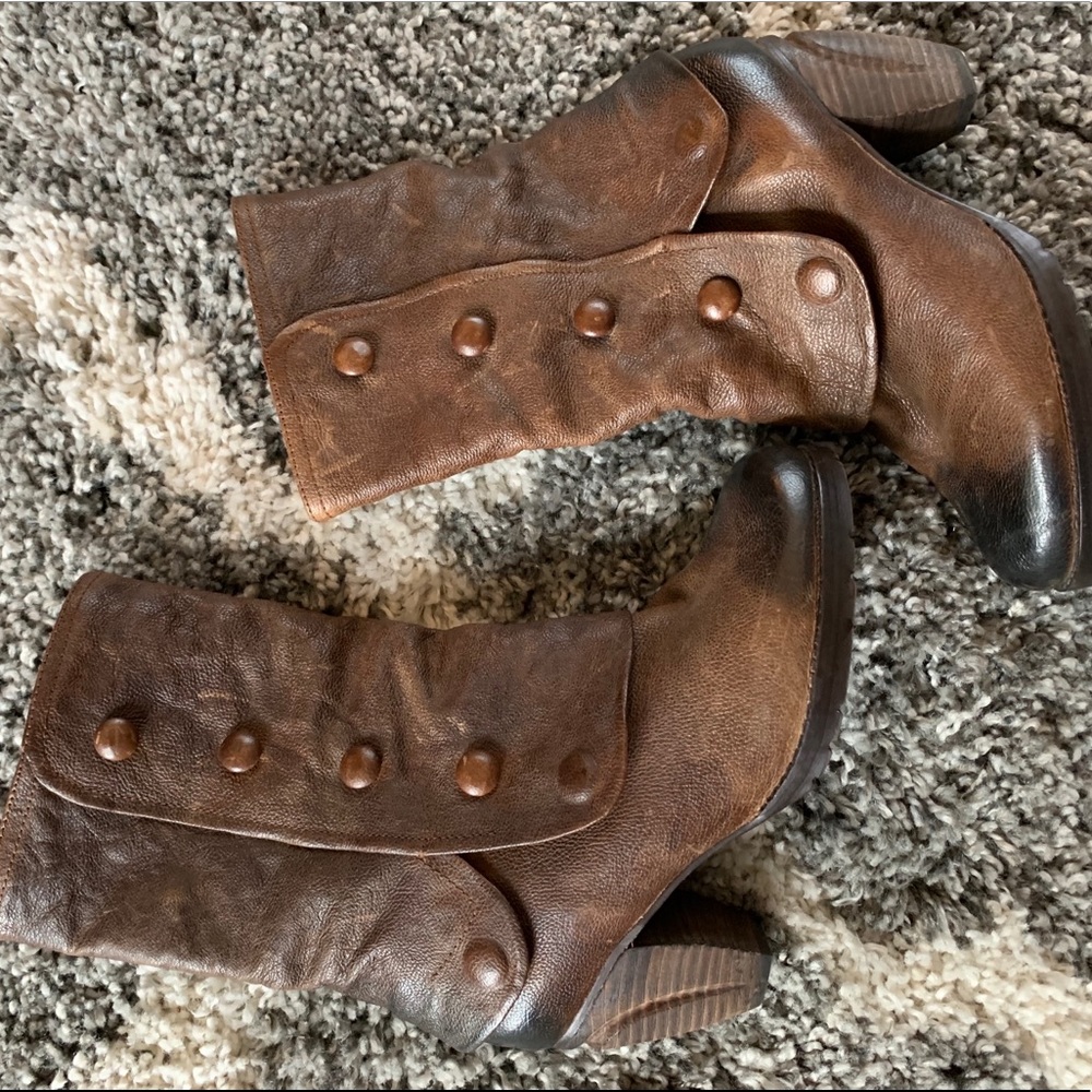 Everybody by BZ Moda brown leather boots